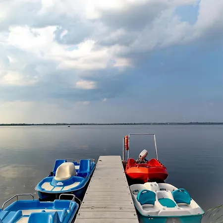 アパート In Near And Lake, Cleaning Included